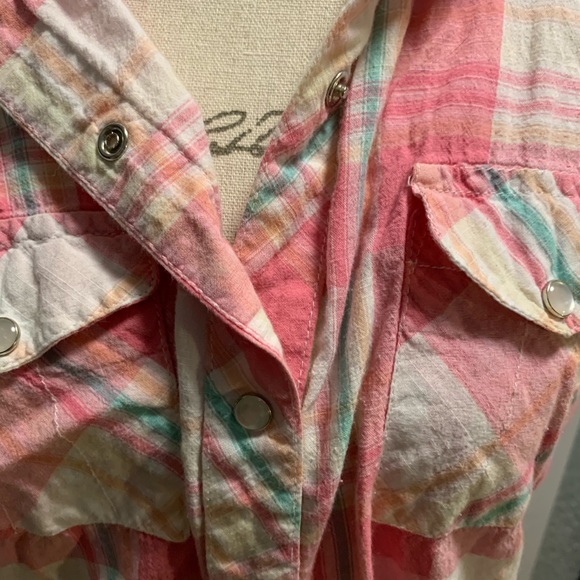 #1212 XL Maurices plaid top - Picture 3 of 5